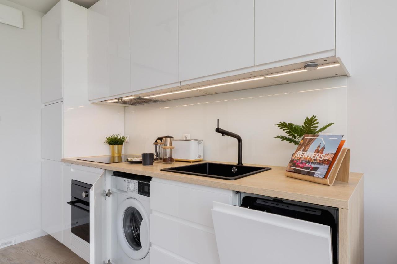 Apartment Deluxe With Parking Kacik 10 By Renters Krakau