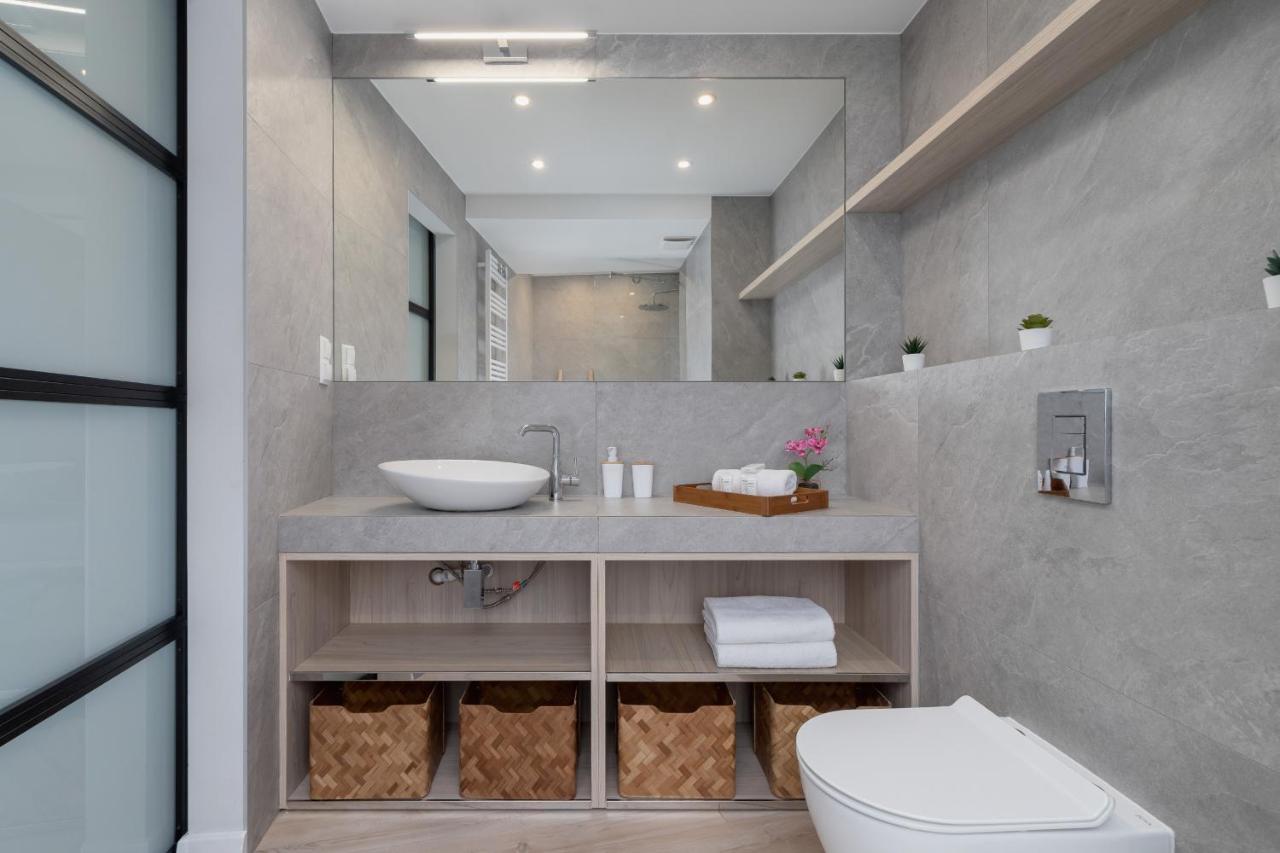 Apartment Deluxe With Parking Kacik 10 By Renters Krakau